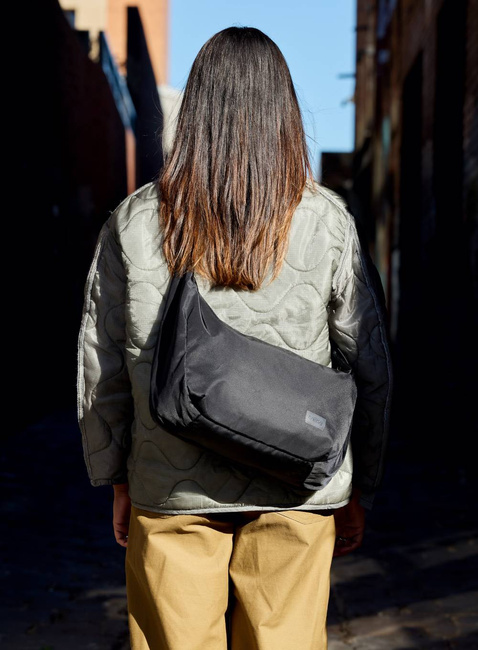 Torba na ramię Bellroy Laneway Crescent Bag 12 l - blue steel