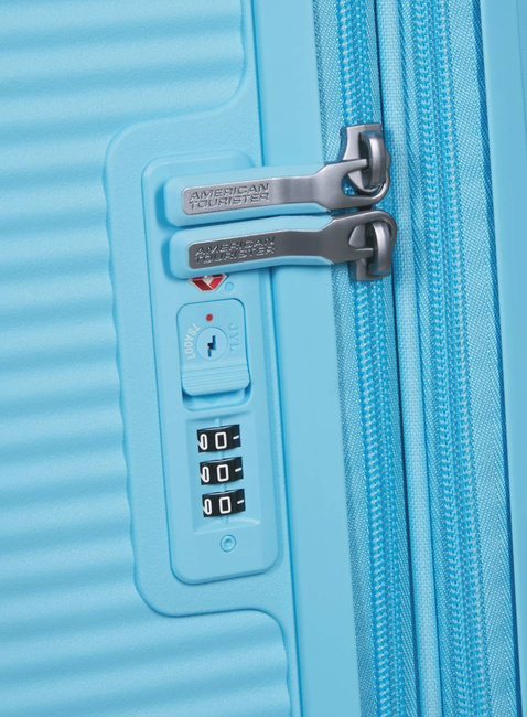 Walizka średnia American Tourister Soundbox EXP - blueberry fizz