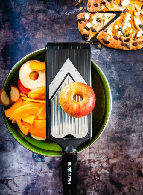 Mandolina do warzyw i owoców Microplane V-Blade Vegetable Slicer - black