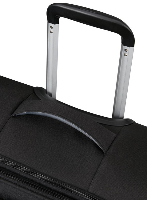 Walizka średnia American Tourister Cloudrider Exp M - jet black