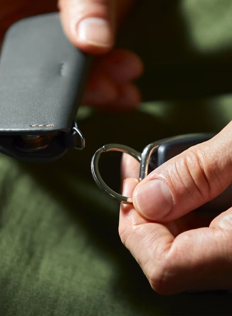 Skórzane etui na klucze Bellroy Key Cover Plus (third edition) - navy