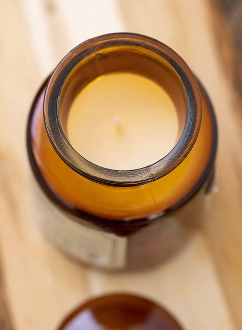 Świeca zapachowa sojowa Paddywax Apothecary 226 g Chamomile and Fig