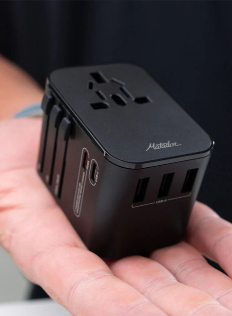 Adapter podróżny Matador Global Travel Adapter - black