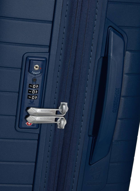 Walizka średnia American Tourister FastForward - navy blue