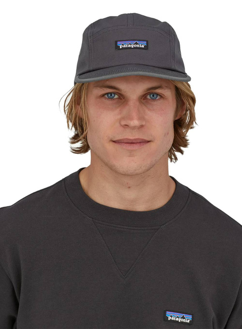 Czapka z daszkiem Patagonia P-6 Label Maclure Hat - P-6 label / ink black