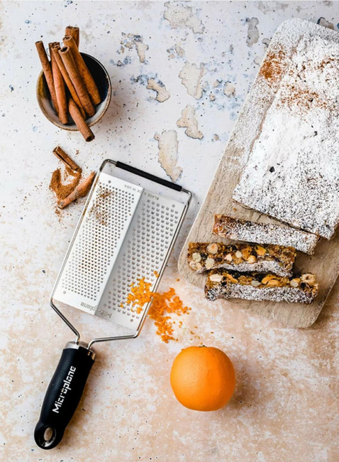 Podwajana tarka Microplane Gourmet Coarse & Fine Grater - black