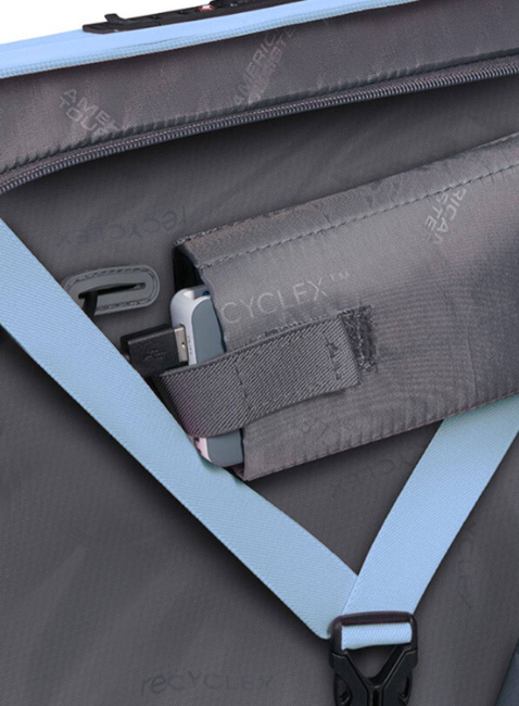 Walizka kabinowa American Tourister Novastream - pastel blue