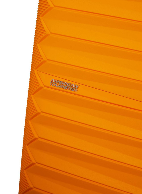 Walizka średnia American Tourister FastForward - radiant orange