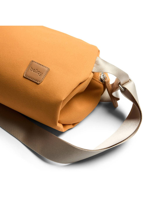 Torba na ramię Bellroy Classic Sling 7 l - butterscotch