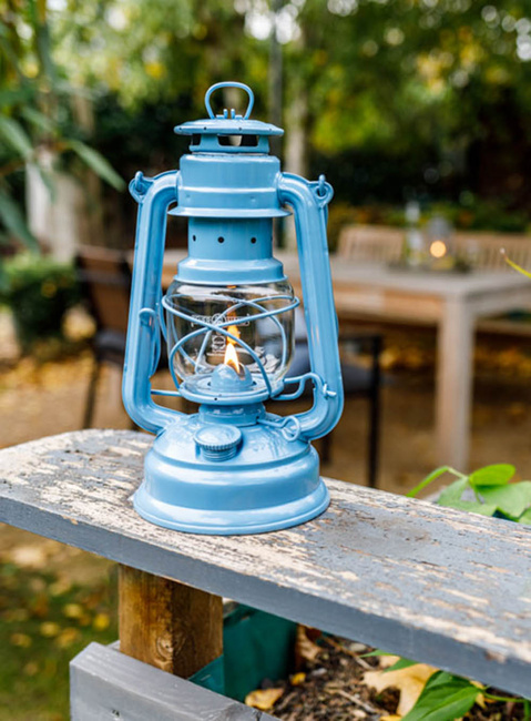 Lampa naftowa Feuerhand Hurricane Baby Special 276 - pastel blue