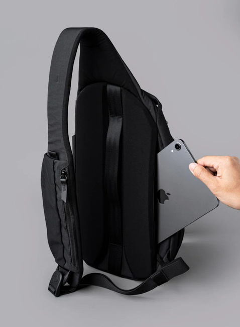 Plecak na jedno ramię Alpaka Metro Crossbody Right Shoulder - black