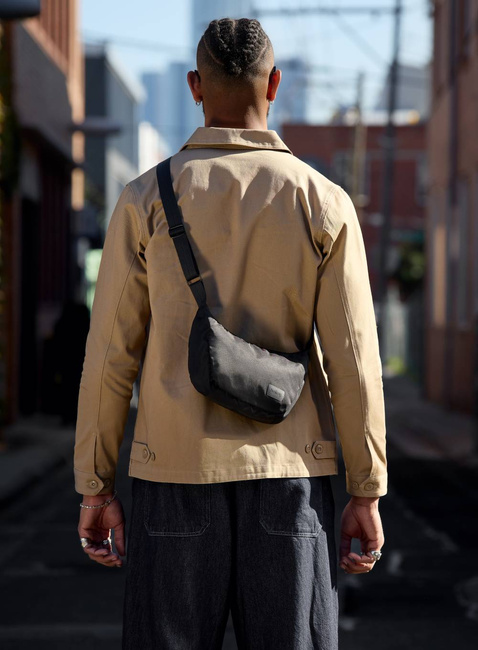 Torba na ramię Bellroy Laneway Crescent Bag 2,5 l - sea kelp