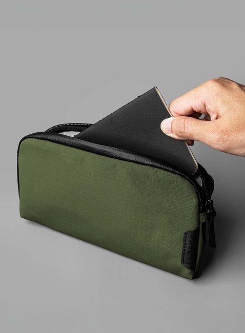 Organizer na elektronikę Alpaka Flight Pouch - green