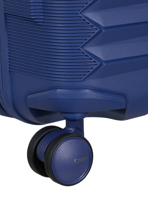 Walizka średnia American Tourister FastForward - dusk purple