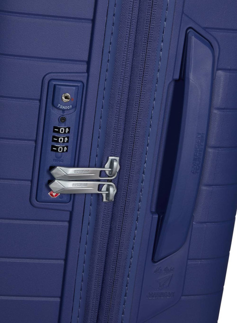 Walizka średnia American Tourister FastForward - dusk purple