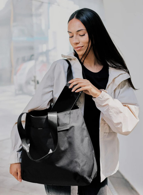 Torba miejska na zakupy Alpaka Elements Tote Medium - black / grey