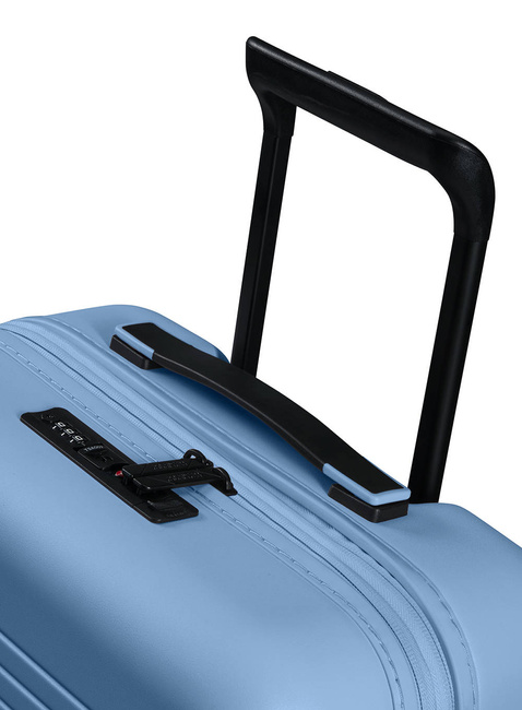 Walizka kabinowa American Tourister Novastream - pastel blue