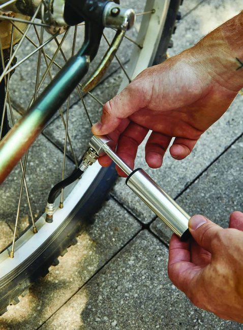 Kompaktowa pompka do roweru Gentlemen's Hardware Mini Bike Pump