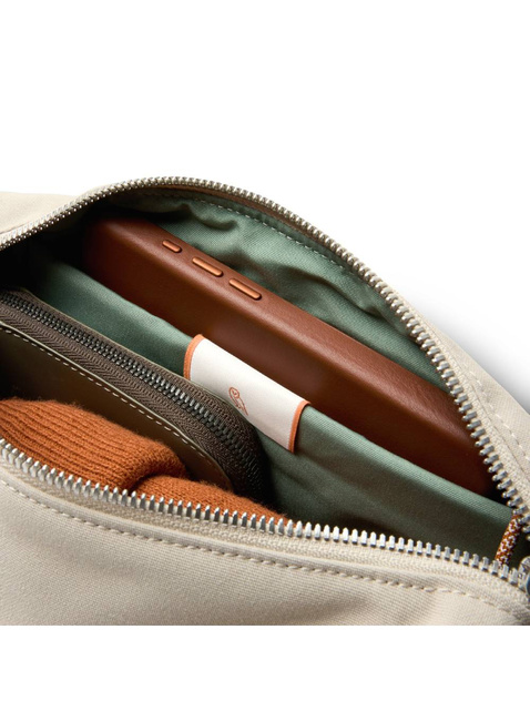 Torba na ramię Bellroy Classic Sling 3 l - tahini