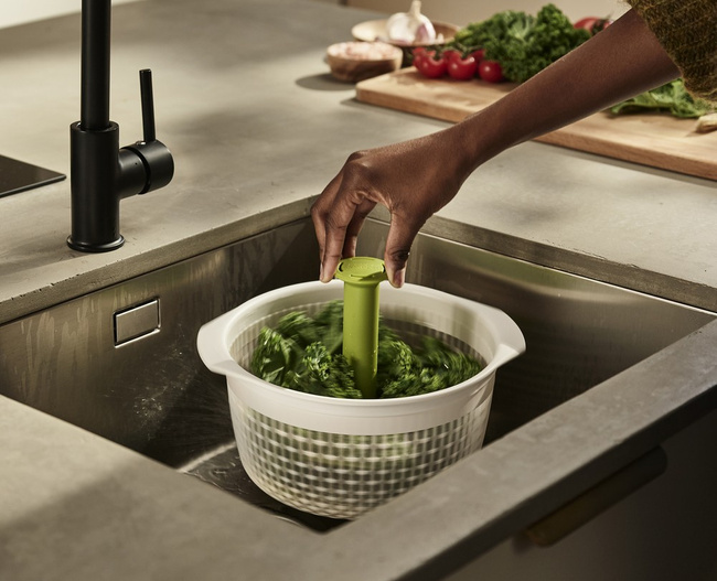 Sitko obrotowe Joseph Joseph Spindola™ In-sink Salad-spinning Colander - green