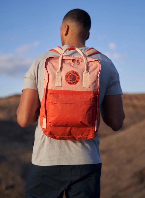 Plecak Fjallraven Kanken Laptop 15 Art - poppy fields/cotton sky