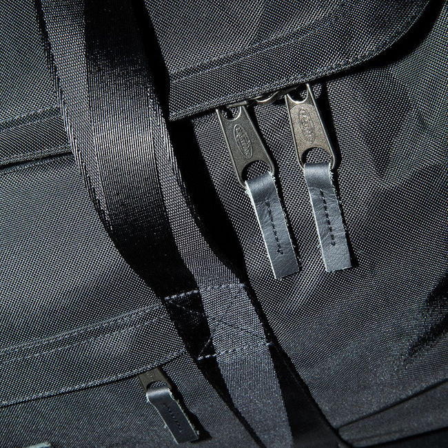 Średnia torba podróżna Eastpak Leatherface M - constructed black