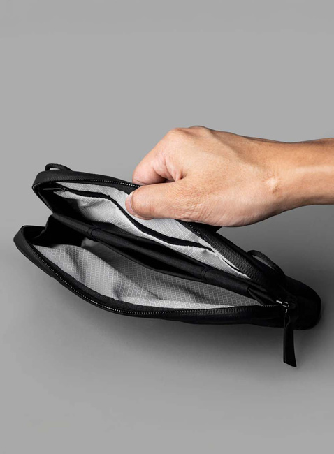 Organizer ma elektronikę Alpaka Flight Pouch - black