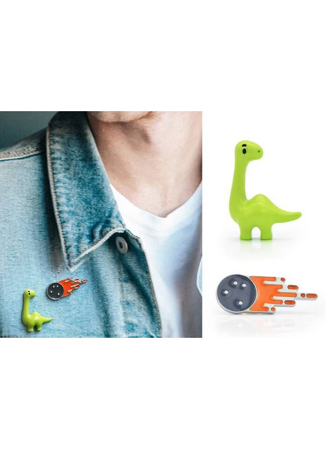 Przypinki Metalmorphose - dinozaur i kometa