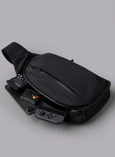 Plecak na jedno ramię Alpaka Metro Crossbody Right Shoulder - black
