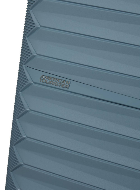 Walizka średnia American Tourister FastForward - steel blue
