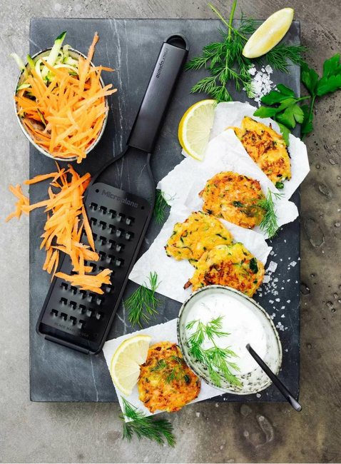 Tarka grube oczka Microplane Black Sheep Extra Coarse Grater - black