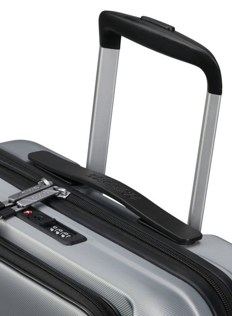 Walizka kabinowa American Tourister Flashline Frontloader - sky silver