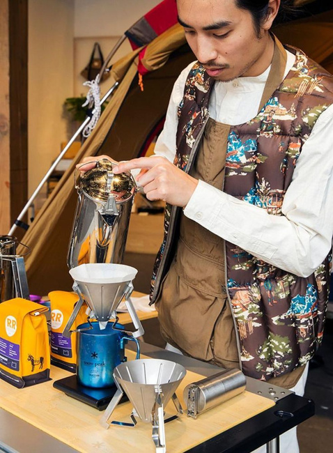 Składany dripper do kawy Snow Peak Field Barista Coffee Drip