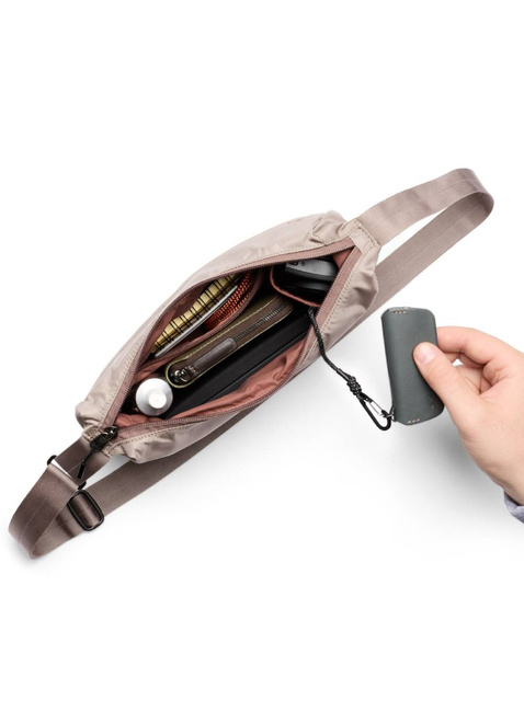 Torba na ramię Bellroy Laneway Crescent Bag 2,5 l - fawn