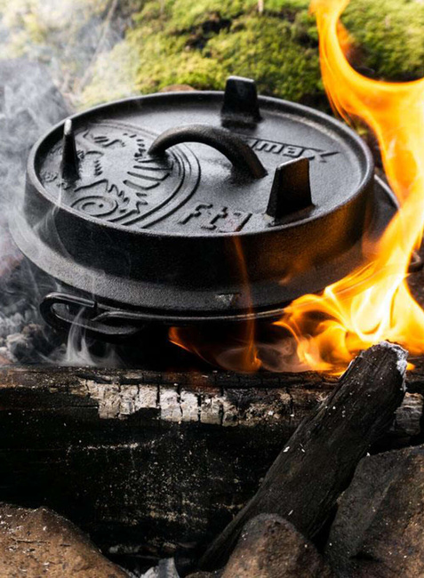 Garnek żeliwny na nóżkach Petromax Dutch Oven FT12 - black