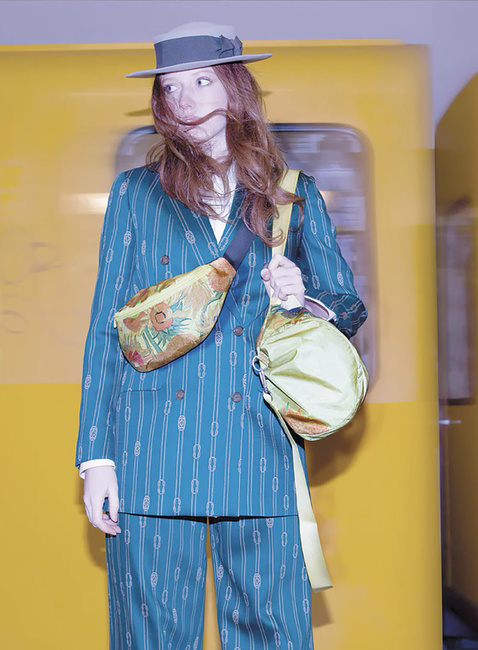 Torba podróżna Loqi Recycled Weekender Vincent van Gogh - Sunflowers / yellow