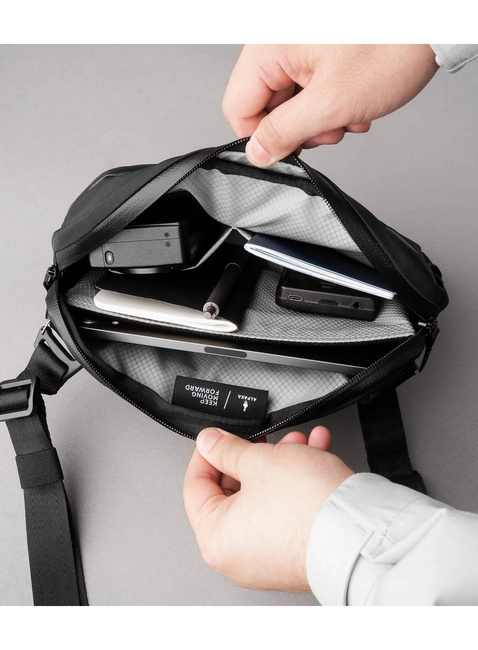 Torba saszetka na ramię Alpaka Flight Sling 2 l Axoflux - black