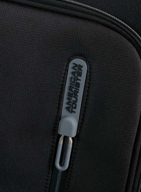 Walizka średnia American Tourister Cloudrider Exp M - jet black