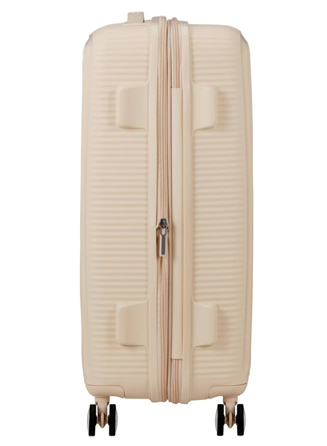Walizka średnia American Tourister Soundbox EXP - coconut sand