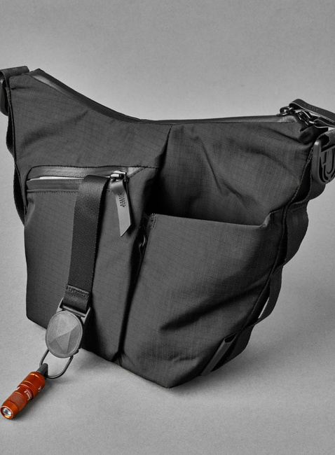 Torba na ramię Alpaka Flow Satchel 2 l - black