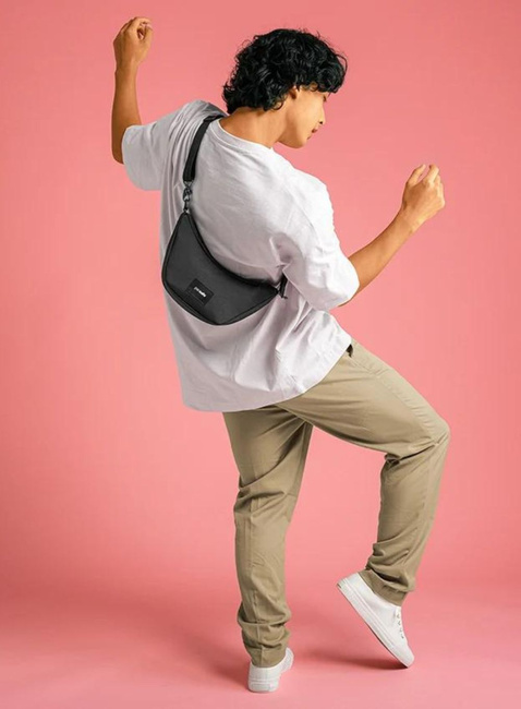 Torebka antykradzieżowa Pacsafe GO Lunar Crossbody - jet black