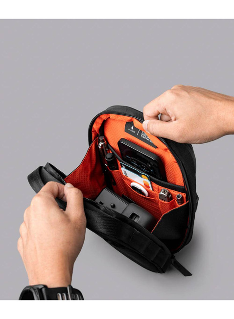 Torba crossbody Alpaka Metro Sling Max Axogrid - black