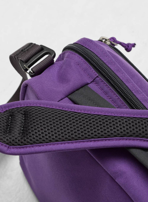 Torba miejska Fjallraven Vardag Shoulder Bag 6 - violette / coal black
