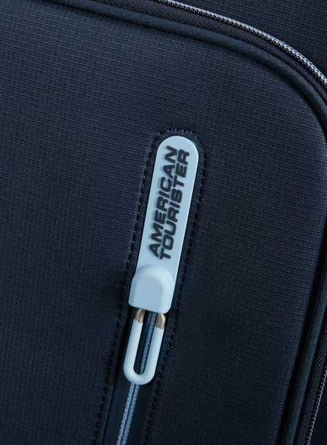Walizka średnia American Tourister Cloudrider M Exp - sky navy