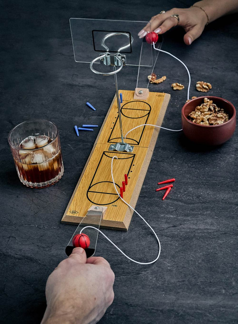 Stołowa gra w koszykówkę Gentlemen's Hardware Basketball Shot Game