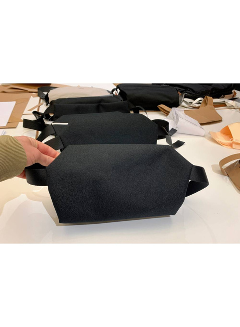 Torba na ramię Bellroy Classic Sling 5 l - black