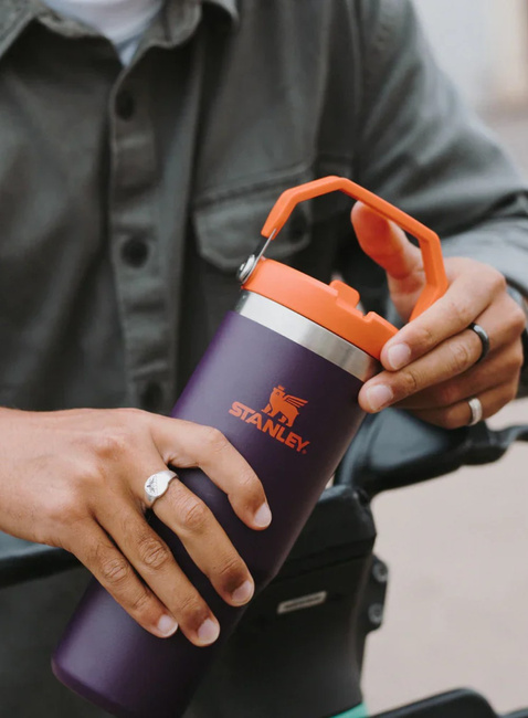 Kubek termiczny Stanley IceFlow Flip Straw Tumbler 0,89 l - plum