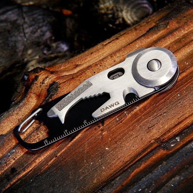 Karabinek z multitoolem Dawg True Utility