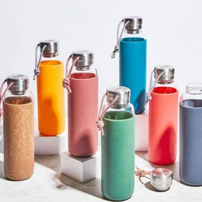 Szklana butelka na wodę 600 ml Black + Blum - olive