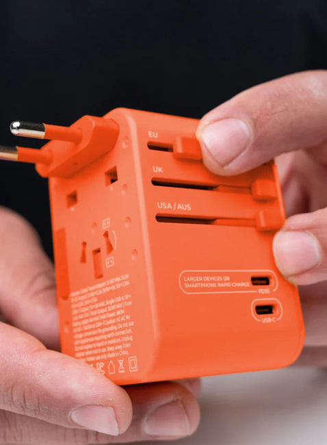 Adapter podróżny Matador Global Travel Adapter - forget me not orange